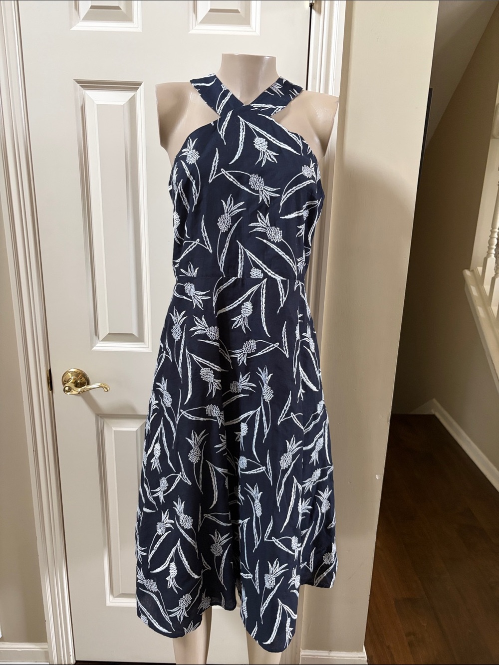 NWT Ann Taylor Navy and White pineapple Embroidery Halter Midi Dress, 10